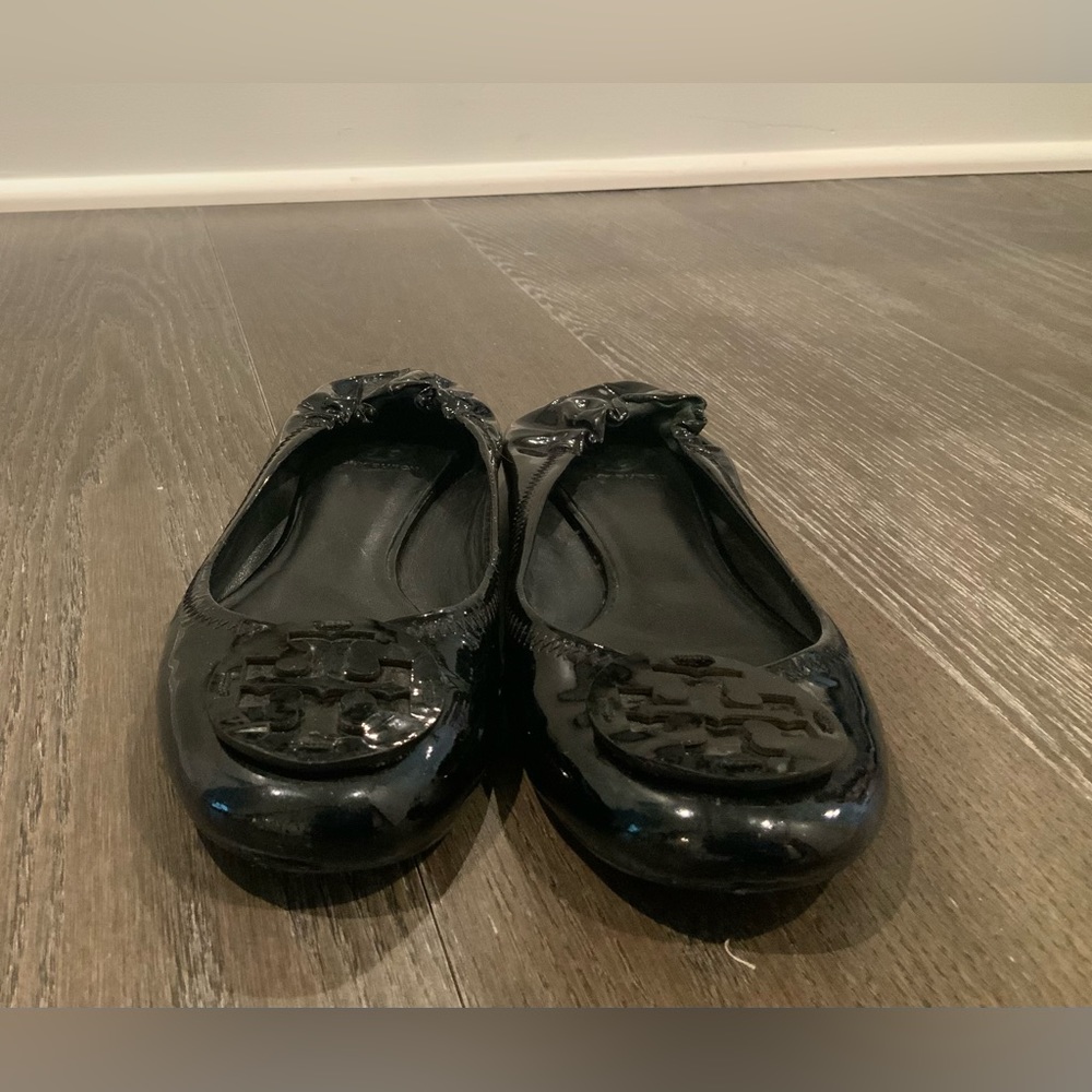 Tory Burch Black Patent leather Ballet Flat; Size: 9.5